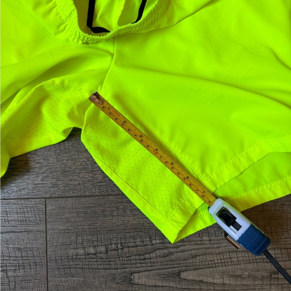 Neon yellow Nike Shorts - Picture 4 of 4